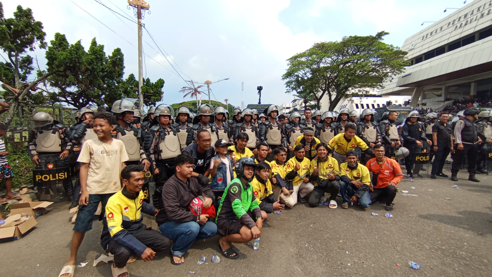 Aksi Damai Ribuan Massa di Lampung Tunjukkan Soliditas Demokrasi